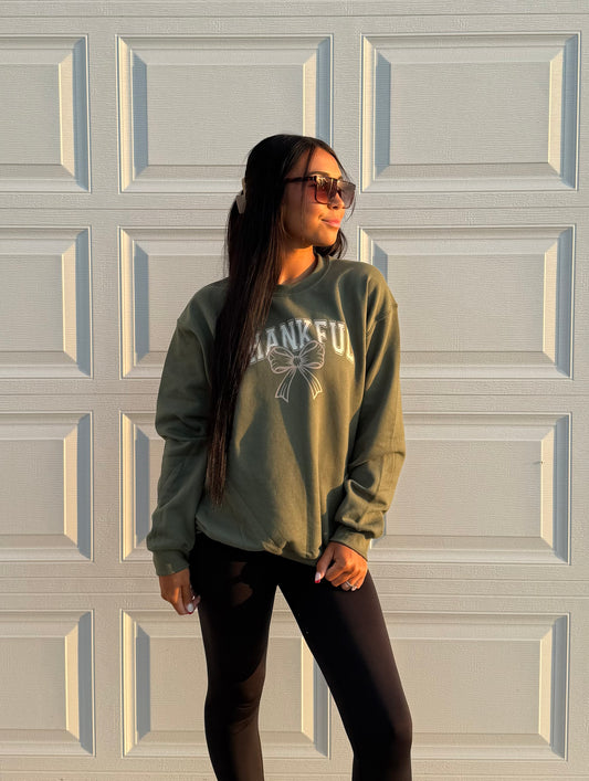 Thankful Crewneck In Military Green