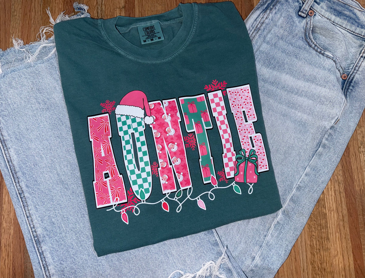 Christmas Auntie Comfort Color Tee